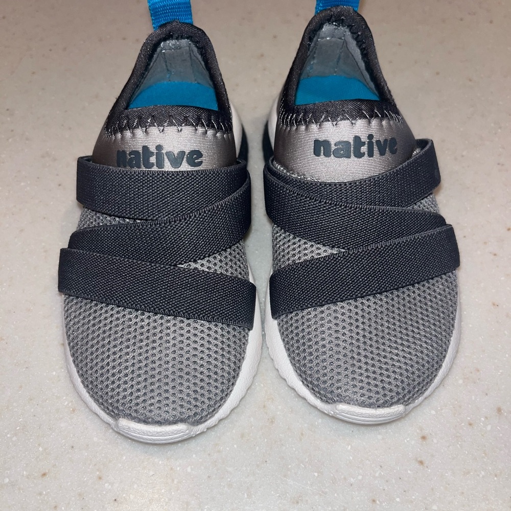 Native Kids Sneakers in Gray and Black